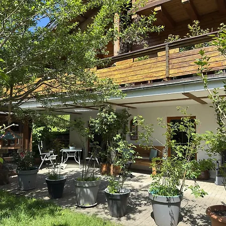 דירה Ferienwohnung, קלאוסטל-צלרפלד